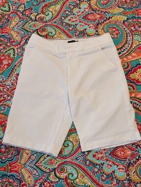 White Tommy Hilfiger 10" Bermuda Stretch Shorts Size 0